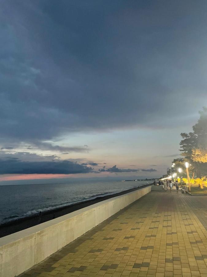 Hotel Chaika Kobuleti Ngoại thất bức ảnh