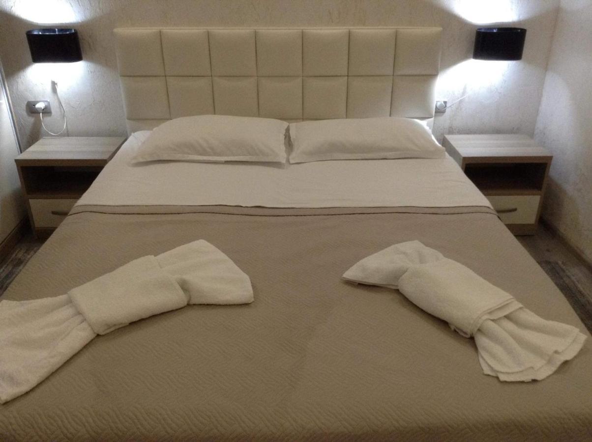 Hotel Chaika Kobuleti Ngoại thất bức ảnh